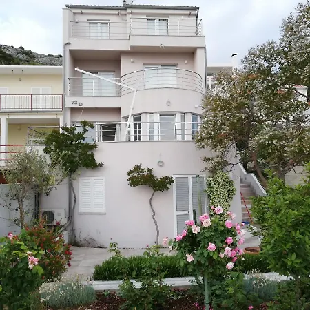 Amazing Galeb In 아파트 *